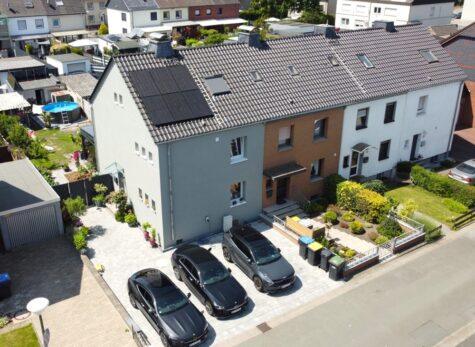 Angebotsverfahren: Modernisierte Doppelhaushälfte in Bergkamen! Mit Küche, Garten und PV-Anlage!, 59192 Bergkamen, Doppelhaushälfte