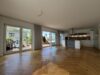 Exklusive 3-Zimmerwohnung in Wuppertal-Elberfeld! Mit Garten, Küche, Balkon, Stellplatz und Aufzug! - Wohnzimmer (2)