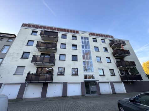 Gepflegte Drei-Zimmer-Wohnung in Bochum-Wattenscheid! Mit Einbauküche, Balkon und Garage!, 44866 Bochum, Etagenwohnung