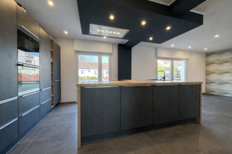 Teil-Modernisiertes Reihenendhaus in Bönen! Mit Einbauküche, Garage, Kamin und Garten!, 59199 Bönen, Reiheneckhaus