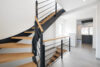 Teil-Modernisiertes Reihenendhaus in Bönen! Mit Einbauküche, Garage, Kamin und Garten! - Diele / Treppe