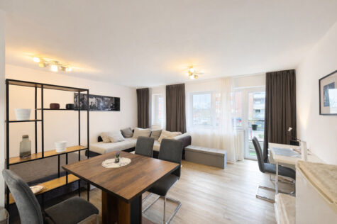 Renoviertes Apartment in Münster-Hiltrup! Mit Einbauküche, Balkon und Garage!, 48165 Münster, Etagenwohnung