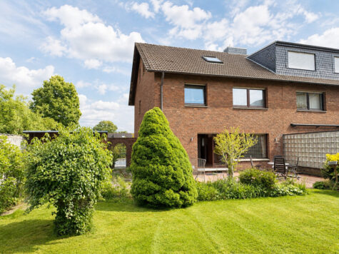 Angebotsverfahren: Doppelhaushälfte in Oer-Erkenschwick! Mit Garten und Garage!, 45739 Oer-Erkenschwick, Doppelhaushälfte