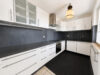 Gepflegte 5-Zimmer-Maisonette-Wohnung in Duisburg-Hochheide! Mit Stellplatz, Balkon und Einbauküche! - Küche